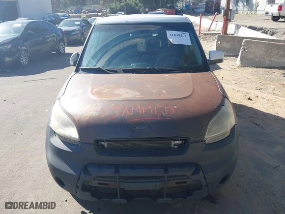 2010 Kia Soul ! with VIN KNDJT2A29A7161270, listed as a IAAI auction lot 41848271 with 210,174 mi miles. Bid and sale history available at carsss.com. Image 6.