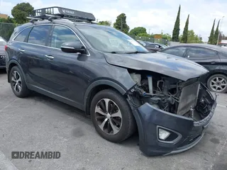 2016 Kia Sorento EX with VIN 5XYPH4A50GG160599, listed as a IAAI auction lot 42127992 with 301,716 mi miles. Bid and sale history available at carsss.com. Image 1.