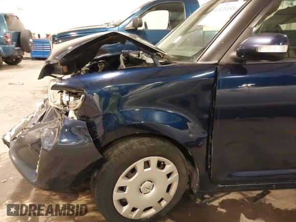 2015 Scion xB with VIN JTLZE4FE7FJ071481, listed as a IAAI auction lot 41520058 with 175,714 mi miles. Bid and sale history available at carsss.com. Image 17.