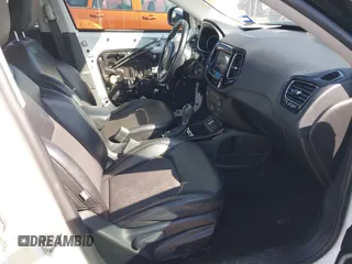2020 Jeep Compass Latitude with VIN 3C4NJCBB6LT147594, listed as a IAAI auction lot 41592201 with 32,383 mi miles and . Bid and sale history available at DreamBid. Image 5.