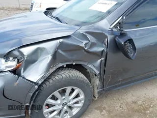 2017 Nissan Rogue SL z VIN JN8AT2MV7HW025973, wystawiony jako IAAI lot #42000657 z przebiegiem 131 762 mil mil oraz . Historia ofert i sprzedaży dostępna na DreamBid. Obrazek 18.