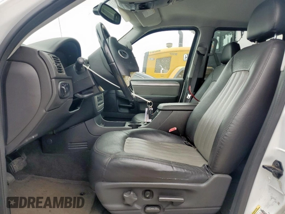 2004 Mercury Mountaineer Convenience z VIN 4M2ZU86K14ZJ30867, wystawiony jako Copart lot #51839405 z przebiegiem 184 668 mil mil oraz Szkoda całkowita • Salvage title. Historia ofert i sprzedaży dostępna na DreamBid. Obrazek 7.