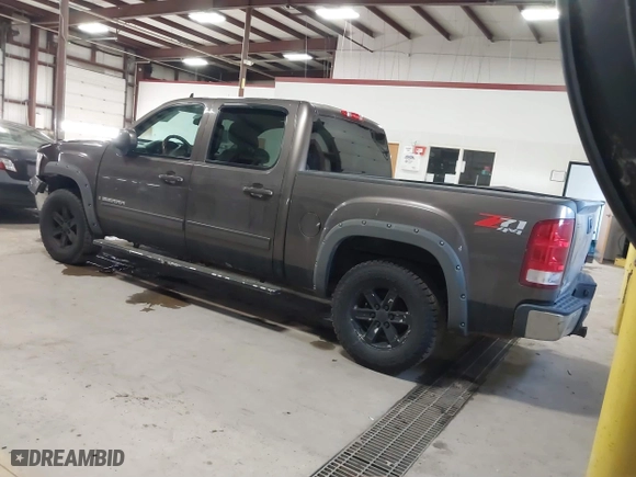 2008 GMC Sierra 1500 Work Truck with VIN 2GTEK133981271537, listed as a IAAI auction lot 41541225 with 212,332 mi miles. Bid and sale history available at carsss.com. Image 3.