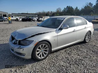 2011 BMW 3 Series 328i with VIN WBAPH7C54BE675893, listed as a Copart auction lot 48621565 with 177,382 mi miles and Salvage Title. Bid and sale history available at carsss.com. Image 1.