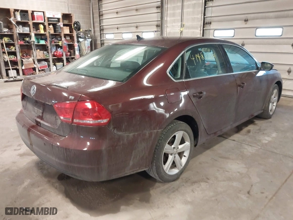 2012 Volkswagen Passat SE with VIN 1VWBH7A35CC075103, listed as a IAAI auction lot 41482384 with 155,198 mi miles. Bid and sale history available at carsss.com. Image 4.