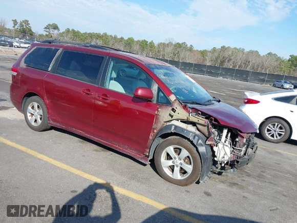 2012 Toyota Sienna LE AAS with VIN 5TDKK3DCXCS227268, listed as a IAAI auction lot 41504555 with 268,609 mi miles. Bid and sale history available at carsss.com. Image 1.