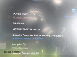 2022 Tesla Model Y Performance z VIN 7SAYGDEF7NF393235, wystawiony jako IAAI lot #42106027 z przebiegiem 50 959 mil mil oraz . Historia ofert i sprzedaży dostępna na DreamBid. Obrazek 7.
