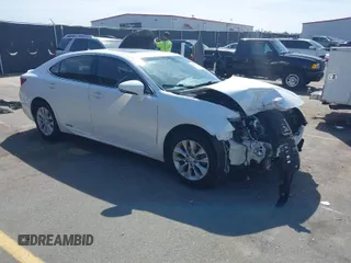 2013 Lexus ES 300h Hybrid with VIN JTHBW1GG6D2012937, listed as a IAAI auction lot 41810944 with 137,132 mi miles. Bid and sale history available at carsss.com. Image 1.