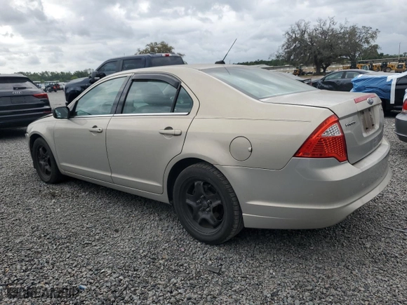 2010 Ford Fusion SE with VIN 3FAHP0HA7AR375984, listed as a Copart auction lot 52071395 with 121,706 mi miles and Salvage Title. Bid and sale history available at carsss.com. Image 2.