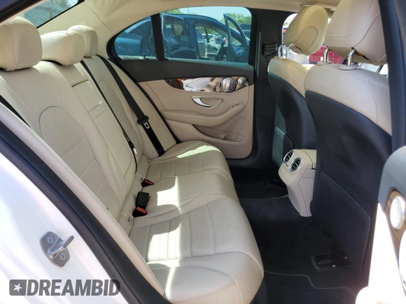 2017 Mercedes-Benz C 300 с VIN 55SWF4KB7HU189529, выставлен на аукционе Copart как лот 62079175 с пробегом 87 349 миль миль и Списание • Salvage title. История ставок и продаж доступна на DreamBid. Изображение 10.