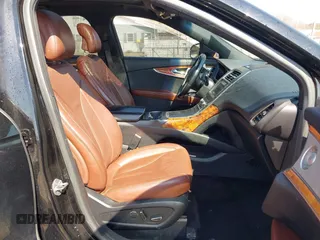 2017 Lincoln MKX Reserve z VIN 2LMPJ8LP2HBL25990, wystawiony jako IAAI lot #41780043 z przebiegiem 121 883 mil mil oraz . Historia ofert i sprzedaży dostępna na DreamBid. Obrazek 5.