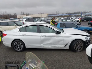 2018 BMW 5 Series 530e xDrive with VIN WBAJB1C50JG624043, listed as a IAAI auction lot 41814687 with 41,301 mi miles and . Bid and sale history available at DreamBid. Image 13.