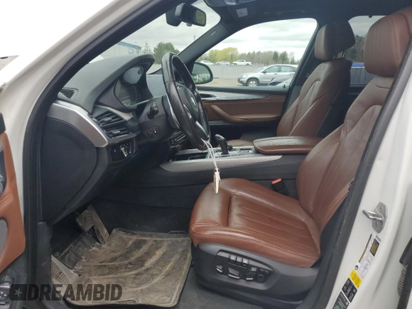 2015 BMW X5 xDrive35i z VIN 5UXKR0C55F0P14686, wystawiony jako Copart lot #54490445 z przebiegiem 160 743 mil mil oraz Czysty tytuł • Clean title. Historia ofert i sprzedaży dostępna na DreamBid. Obrazek 7.