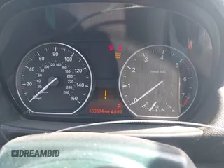 2011 BMW 1 Series 128i с VIN WBAUN1C57BVH82433, выставлен на аукционе IAAI как лот 42344483 с пробегом 153 674 миль миль и . История ставок и продаж доступна на DreamBid. Изображение 7.