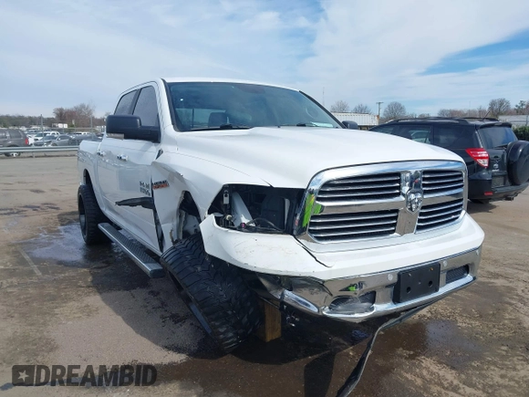 2018 Ram 1500 Lone Star Silver z VIN 1C6RR6LT0JS251829, wystawiony jako IAAI lot #41592139 z przebiegiem 49 017 mil mil oraz . Historia ofert i sprzedaży dostępna na DreamBid. Obrazek 13.