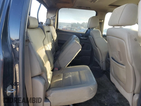 2015 GMC Sierra 2500HD Denali z VIN 1GT120E89FF153186, wystawiony jako Copart lot #88546105 z przebiegiem 418 972 mil mil oraz Czysty tytuł • Clean title. Historia ofert i sprzedaży dostępna na DreamBid. Obrazek 10.