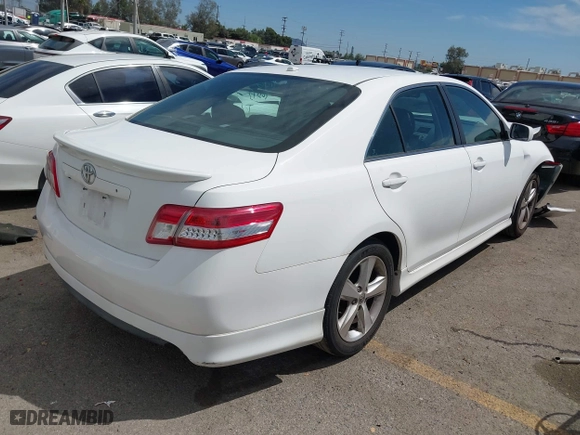 2011 Toyota Camry LE with VIN 4T1BK3EK3BU629726, listed as a IAAI auction lot 41954801 with 209,171 mi miles. Bid and sale history available at carsss.com. Image 4.