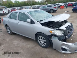 2010 Toyota Corolla z VIN 1NXBU4EE5AZ213816, wystawiony jako IAAI lot #42199718 z przebiegiem 9 100 mil mil oraz . Historia ofert i sprzedaży dostępna na DreamBid. Obrazek 1.