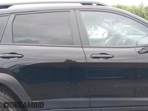 2022 Jeep Cherokee X z VIN 1C4PJMCX0ND552920, wystawiony jako IAAI lot #42436665 z przebiegiem 45 560 mil mil oraz . Historia ofert i sprzedaży dostępna na DreamBid. Obrazek 13.