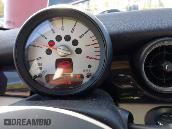 2011 MINI Hardtop S with VIN WMWSV3C58BTY12535, listed as a IAAI auction lot 42043805 with 132,239 mi miles and . Bid and sale history available at DreamBid. Image 7.