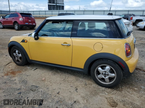 2008 MINI Hardtop z VIN WMWMF33568TU66807, wystawiony jako Copart lot #58900645 z przebiegiem 118 623 mil mil oraz Czysty tytuł • Clean title. Historia ofert i sprzedaży dostępna na DreamBid. Obrazek 2.