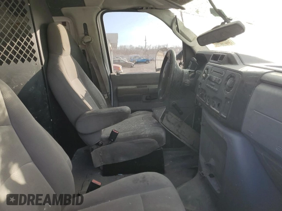 2012 Ford Econoline Cargo Super Duty Commercial z VIN 1FTSS3EL4CDB08755, wystawiony jako Copart lot #84272844 z przebiegiem Nie podano mil oraz Szkoda całkowita • Salvage title. Historia ofert i sprzedaży dostępna na DreamBid. Obrazek 11.