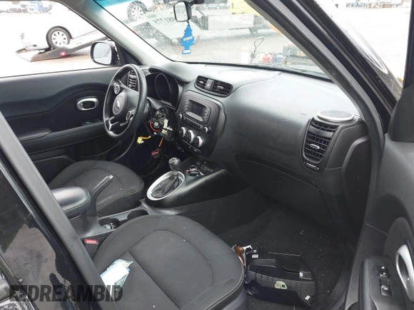 2015 Kia Soul + with VIN KNDJP3A55F7170527, listed as a IAAI auction lot 41981775 with 131,208 mi miles. Bid and sale history available at carsss.com. Image 5.