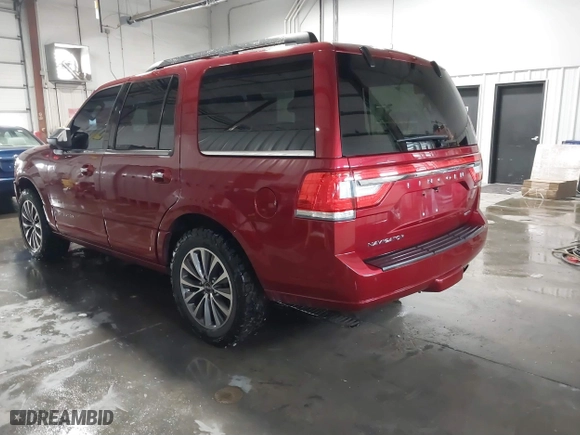 2015 Lincoln Navigator with VIN 5LMJJ2JT5FEJ11296, listed as a IAAI auction lot 41233028 with 189,509 mi miles. Bid and sale history available at carsss.com. Image 3.