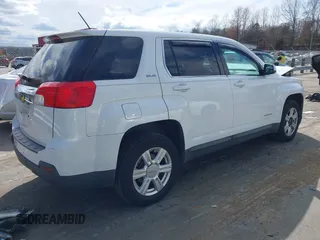 2015 GMC Terrain SLE z VIN 2GKALMEK8F6370579, wystawiony jako IAAI lot #41715200 z przebiegiem 206 017 mil mil oraz . Historia ofert i sprzedaży dostępna na DreamBid. Obrazek 4.