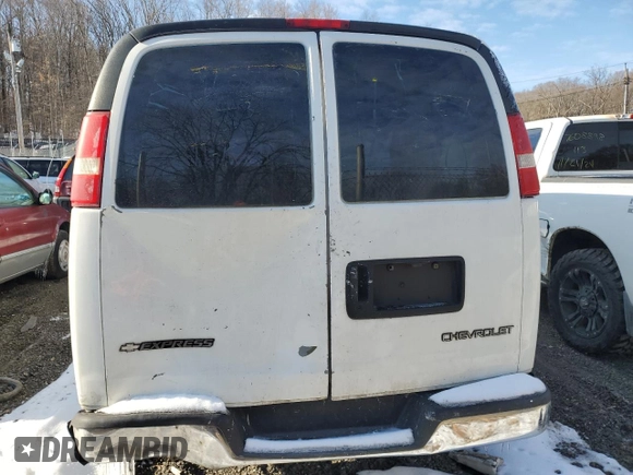 2003 Chevrolet Express Cargo with VIN 1GCGG25V331168496, listed as a Copart auction lot 88327095 with 354,286 mi miles and Salvage Title. Bid and sale history available at DreamBid. Image 6.