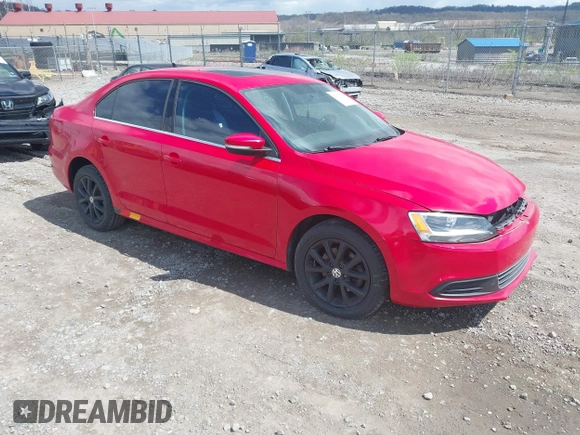 2014 Volkswagen Jetta Sedan SE w/Connectivity/Sunroof PZEV with VIN 3VWD17AJ1EM444066, listed as a IAAI auction lot 42030027 with 109,598 mi miles. Bid and sale history available at carsss.com. Image 1.