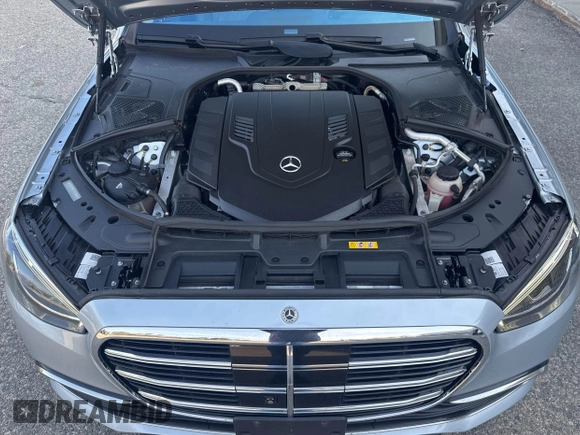 2022 Mercedes-Benz S 580 z VIN W1K6G7GB5NA078108, wystawiony jako IAAI lot #42130129 z przebiegiem 63 591 mil mil oraz . Historia ofert i sprzedaży dostępna na DreamBid. Obrazek 10.