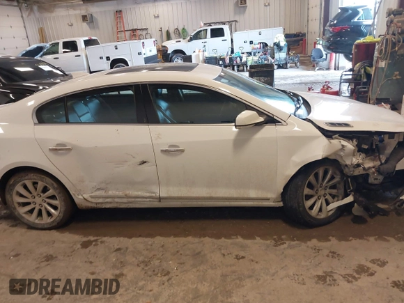 2016 Buick LaCrosse Leather with VIN 1G4GB5G38GF121528, listed as a IAAI auction lot 41720021 with 224,665 mi miles. Bid and sale history available at carsss.com. Image 13.