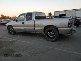 2000 Chevrolet Silverado 1500 LS with VIN 2GCEC19V8Y1321950, listed as a Copart auction lot 89386985 with 260,730 mi miles and Salvage Title. Bid and sale history available at carsss.com. Image 2.