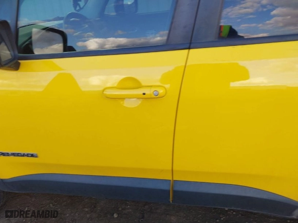 2016 Jeep Renegade Sport with VIN ZACCJBAT6GPD13928, listed as a IAAI auction lot 41728951 with 121,108 mi miles. Bid and sale history available at carsss.com. Image 14.
