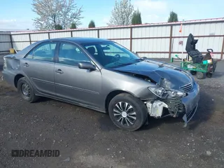 2006 Toyota Camry STD with VIN 4T1BE32K66U718658, listed as a IAAI auction lot 42086473 with 204,314 mi miles. Bid and sale history available at carsss.com. Image 1.
