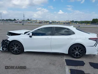 2022 Toyota Camry SE with VIN 4T1G11AK9NU659417, listed as a IAAI auction lot 41733094 with 74,054 mi miles. Bid and sale history available at carsss.com. Image 14.