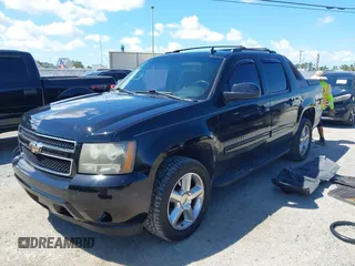 2011 Chevrolet Avalanche LS with VIN 3GNMCEE01BG102296, listed as a IAAI auction lot 42259168 with 183,888 mi miles and . Bid and sale history available at DreamBid. Image 17.