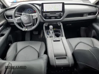 2024 Toyota Highlander XLE with VIN 5TDAAAB53RS064463, listed as a Copart auction lot 57293225 with 11,574 mi miles and Salvage title. Bid and sale history available at DreamBid. Image 8.