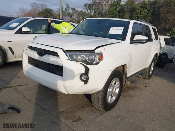 2021 Toyota 4Runner SR5 with VIN JTEEU5JR3M5239888, listed as a IAAI auction lot 41503559 with 154,147 mi miles. Bid and sale history available at carsss.com. Image 2.