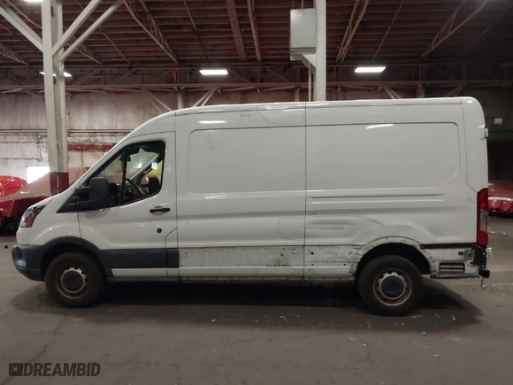 2018 Ford Transit Van with VIN 1FTBW2CM0JKA92766, listed as a IAAI auction lot 41852861 with NaN miles. Bid and sale history available at carsss.com. Image 15.