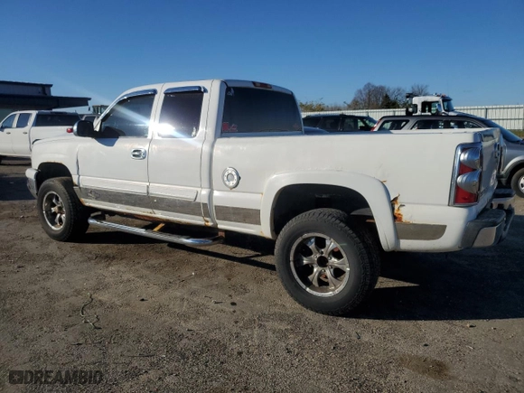 2007 Chevrolet Silverado 1500 Classic LT1 with VIN 1GCEK19Z37Z151704, listed as a Copart auction lot 78681754 with 221,717 mi miles and Clean Title. Bid and sale history available at carsss.com. Image 2.
