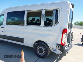 2024 Ford Transit Passenger XL z VIN 1FBAX2C81RKA68648, wystawiony jako IAAI lot #41980956 z przebiegiem 11 942 mil mil oraz . Historia ofert i sprzedaży dostępna na DreamBid. Obrazek 6.