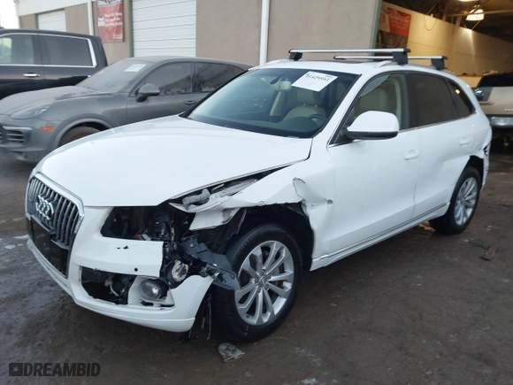 2014 Audi Q5 Premium Plus with VIN WA1LFAFP2EA076756, listed as a IAAI auction lot 41429593 with 134,592 mi miles. Bid and sale history available at carsss.com. Image 17.