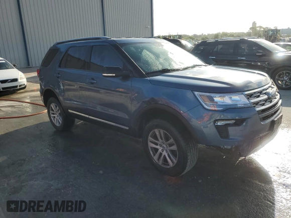 2018 Ford Explorer XLT with VIN 1FM5K8D89JGB25792, listed as a Copart auction lot 51788945 with 77,557 mi miles and Salvage Title. Bid and sale history available at carsss.com. Image 4.