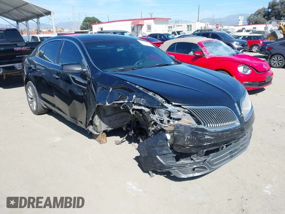 2014 Lincoln MKS with VIN 1LNHL9DK7EG608912, listed as a IAAI auction lot 41722004 with 211,051 mi miles. Bid and sale history available at carsss.com. Image 1.