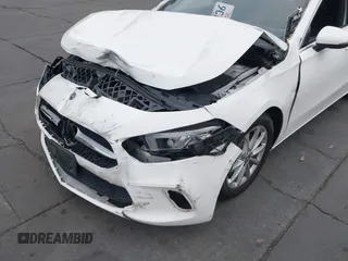 2019 Mercedes-Benz A 220 z VIN WDD3G4EB7KW022688, wystawiony jako IAAI lot #42023919 z przebiegiem 59 968 mil mil oraz . Historia ofert i sprzedaży dostępna na DreamBid. Obrazek 12.
