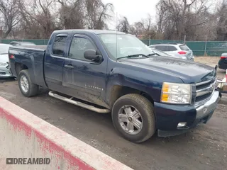2008 Chevrolet Silverado 1500 LT w/1LT with VIN 2GCEC19J081227980, listed as a IAAI auction lot 41432542 with 199,275 mi miles. Bid and sale history available at carsss.com. Image 1.