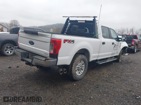 2017 Ford F-250 Lariat z VIN 1FT7W2BTXHEB47795, wystawiony jako IAAI lot #42010501 z przebiegiem 168 108 mil mil oraz . Historia ofert i sprzedaży dostępna na DreamBid. Obrazek 4.