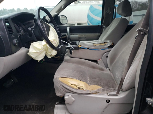 2007 Chevrolet Silverado 1500 Work Truck with VIN 2GCEC13C971577097, listed as a Copart auction lot 87866535 with 370,669 mi miles and Salvage Title. Bid and sale history available at DreamBid. Image 7.